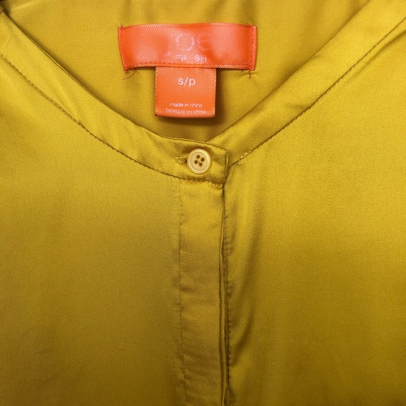 Clothes - Picture 2 of 8